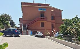 Guest House Tra Rocce E Mare